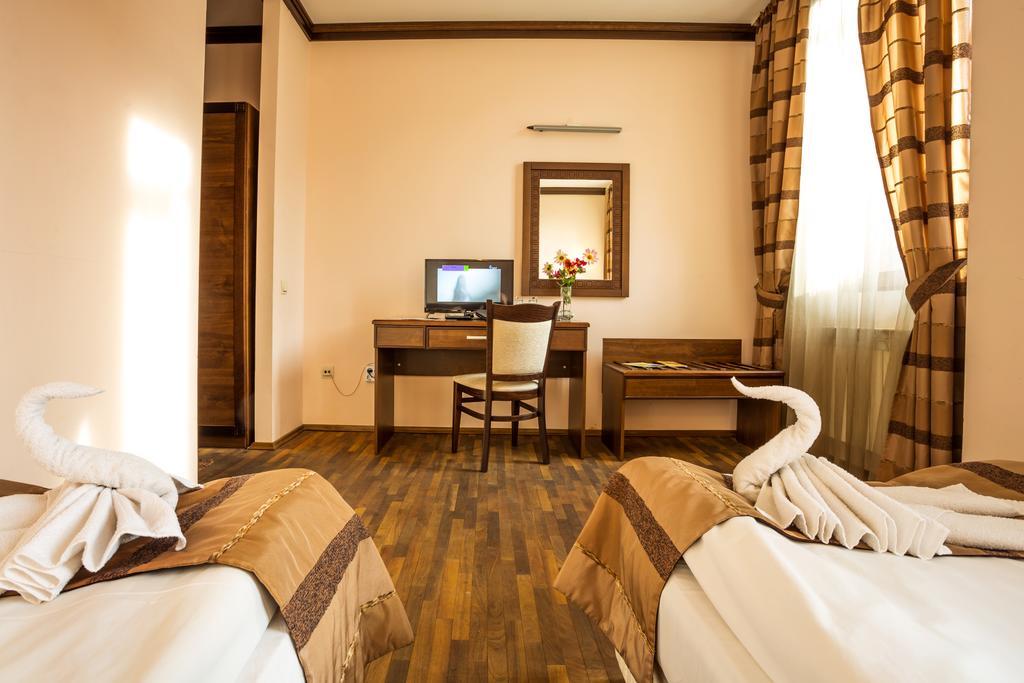 Family Hotel 테티븐 외부 사진