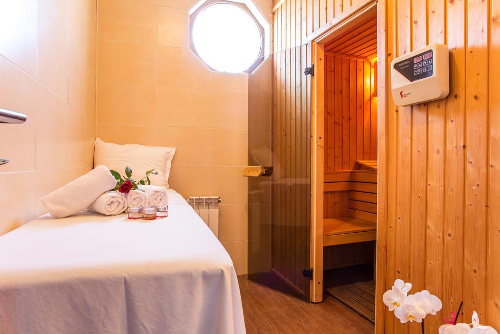 Family Hotel 테티븐 외부 사진