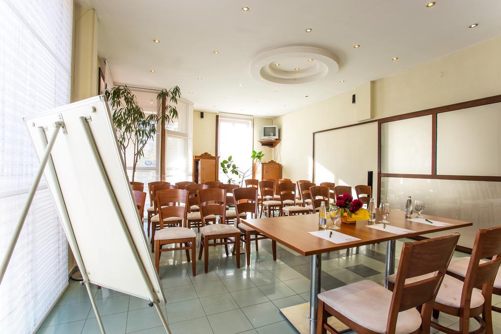Family Hotel 테티븐 외부 사진