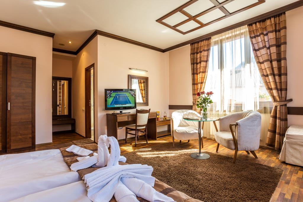Family Hotel 테티븐 외부 사진