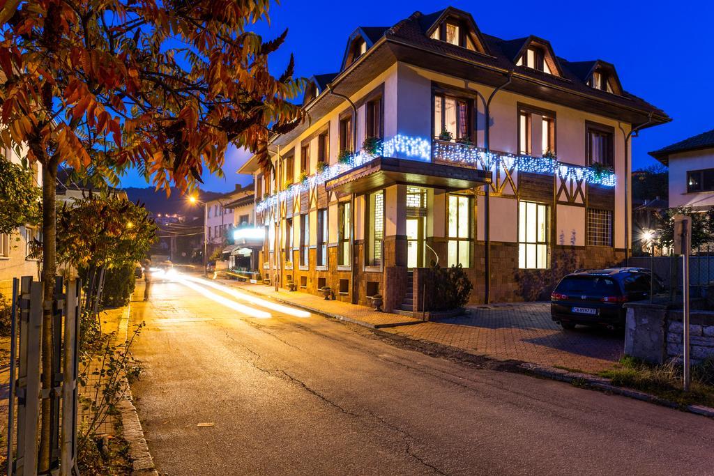 Family Hotel 테티븐 외부 사진