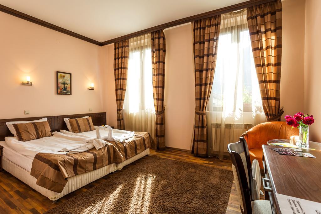 Family Hotel 테티븐 외부 사진