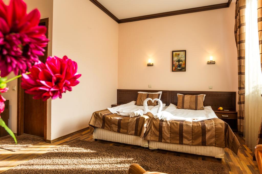 Family Hotel 테티븐 외부 사진